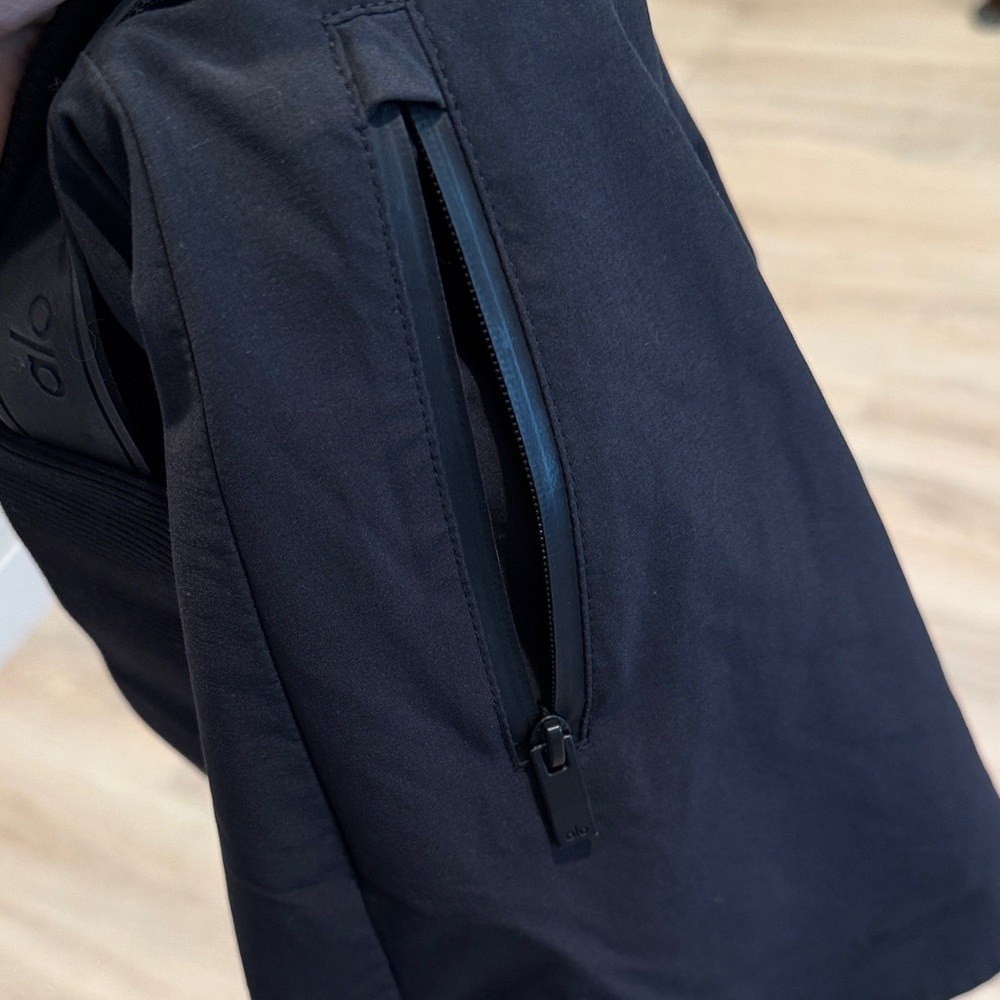ALO Yoga Black Skirt with Logo Patch - Picture 15 of 15